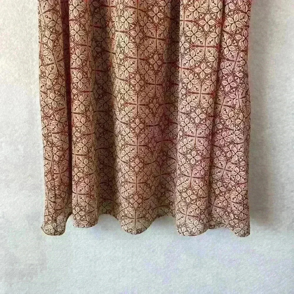 En Creme Red White Abstract Smocked Collar Flowy Sleeve Blouse Size Small - Picture 4 of 14